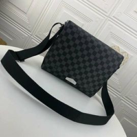 Picture of LV Mens Bags _SKUfw105187455fw